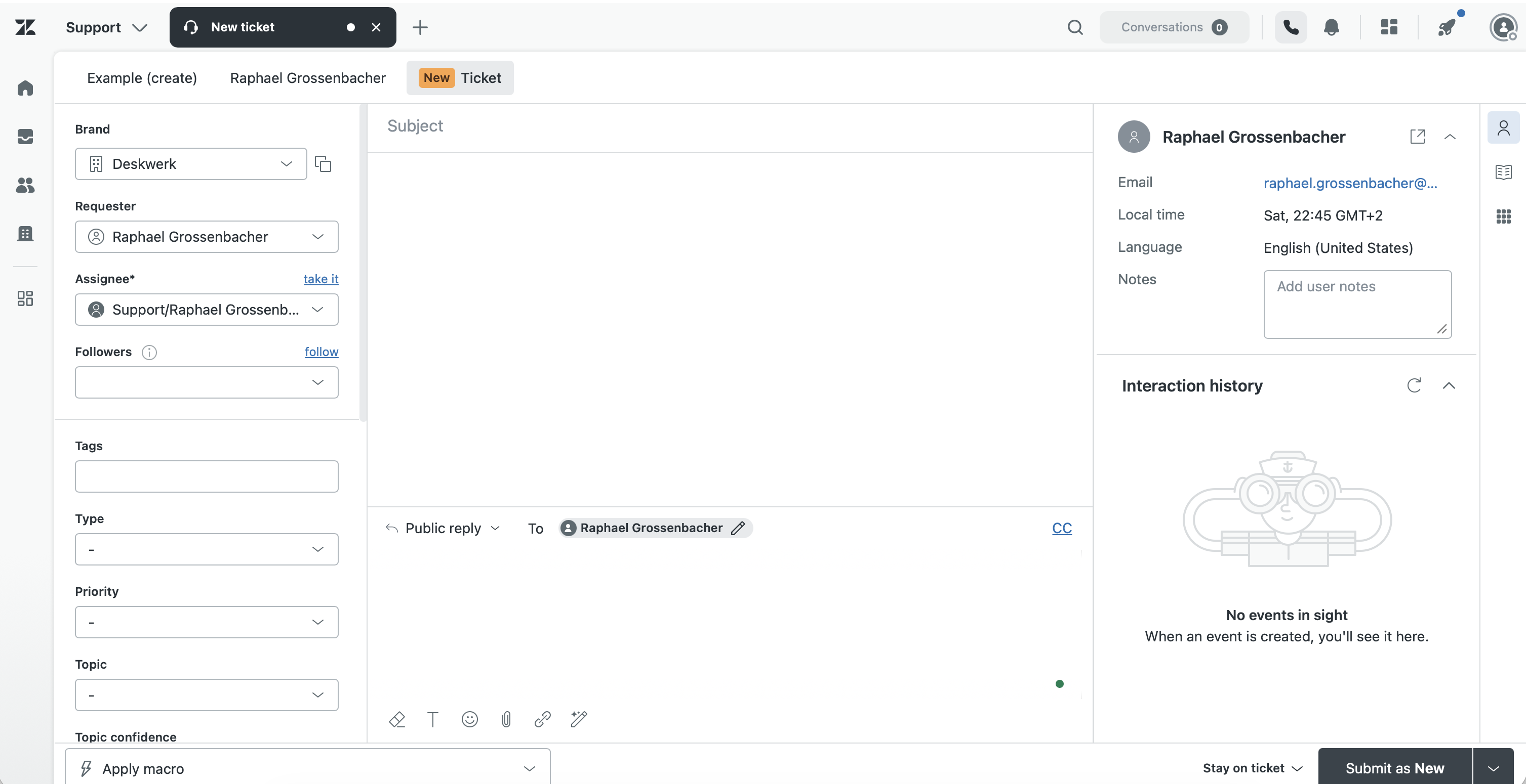 Agent Workspace: Konversation in der Mitte, Kontext-Panel rechts